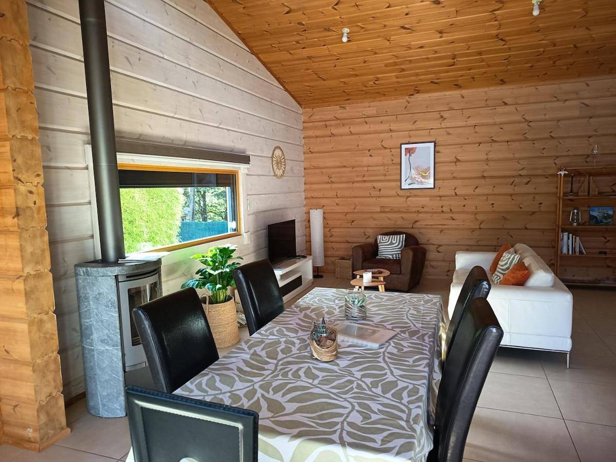 Three-Bedroom Chalet in Elliant, Région de Quimper