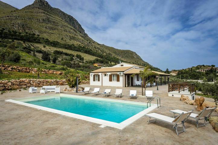 Villa con piscina per 8 persone, con piscina a Castellammare del Golfo