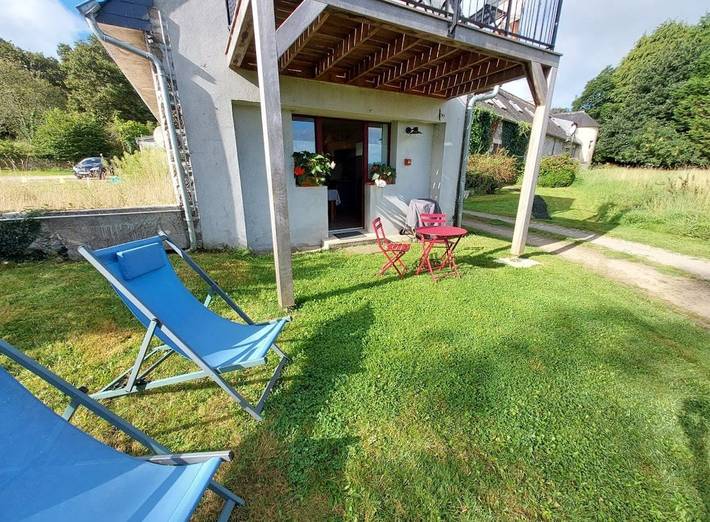 Gîte pour 2 personnes, avec terrasse et jardin à Landudec