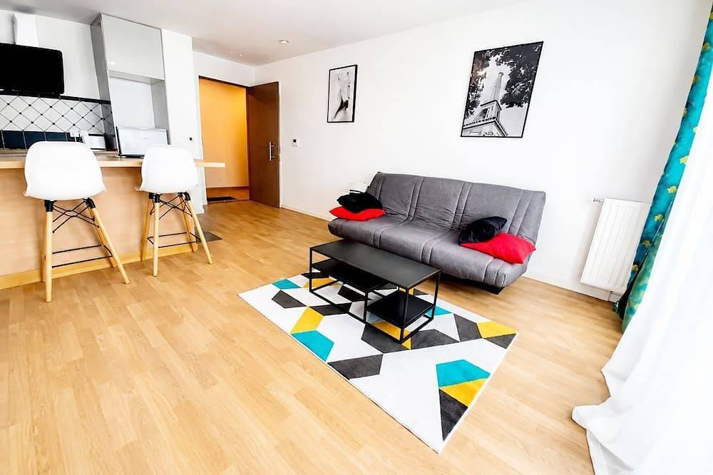 Apartamento entero, Melody Clamart, 25 min from Paris, Tramway 6, Parking in Clamart, Altos del Sena