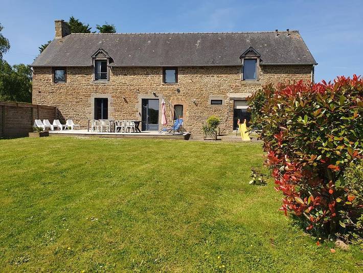 Gîte pour 8 personnes, avec jardin et terrasse à Plerguer - 2