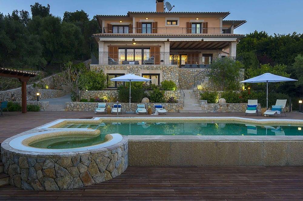 Villa in Palma mit 6 Schlafzimmern 12 Schlafplätzen in Genova, Palma