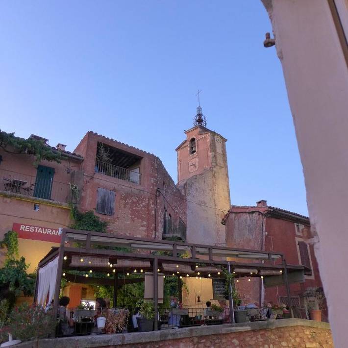 Maison d’hôte pour 4 personnes, avec Balcon ainsi que Terrasse et Vue à Roussillon