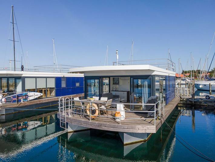 Boot für 7 Personen, mit Ausblick und Balkon sowie Seeblick, kinderfreundlich in Barth