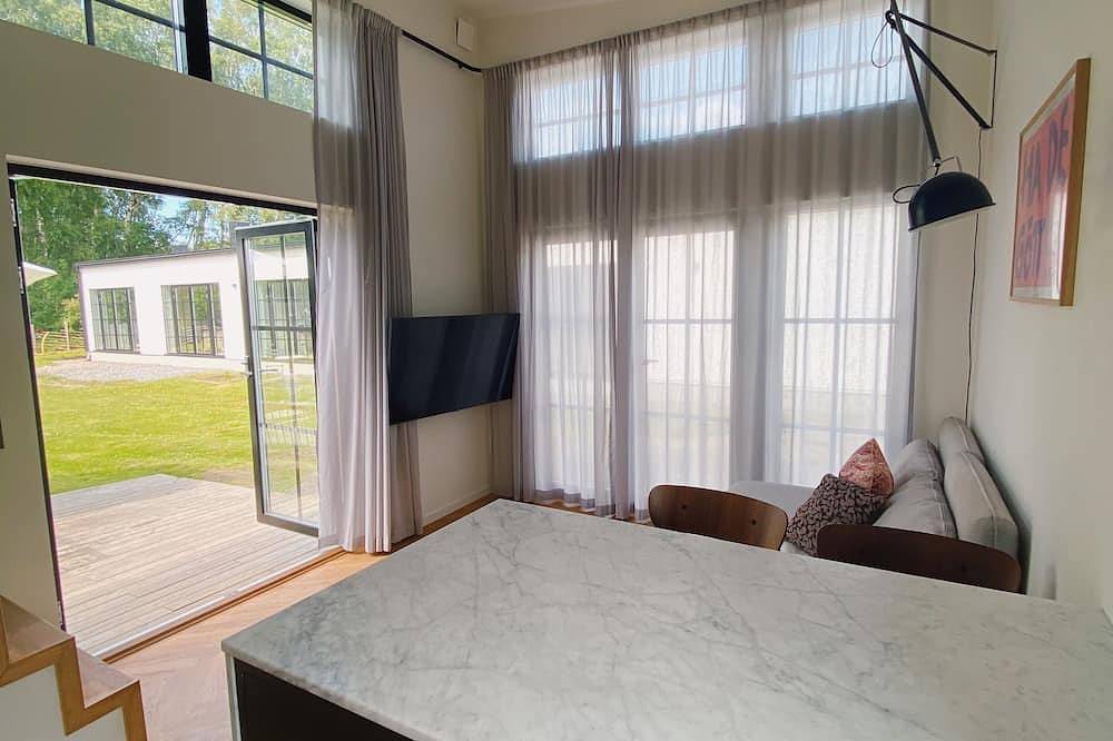 Guesthouse, not even a minute walk to the ocean in Kungsbacka, Kullavik