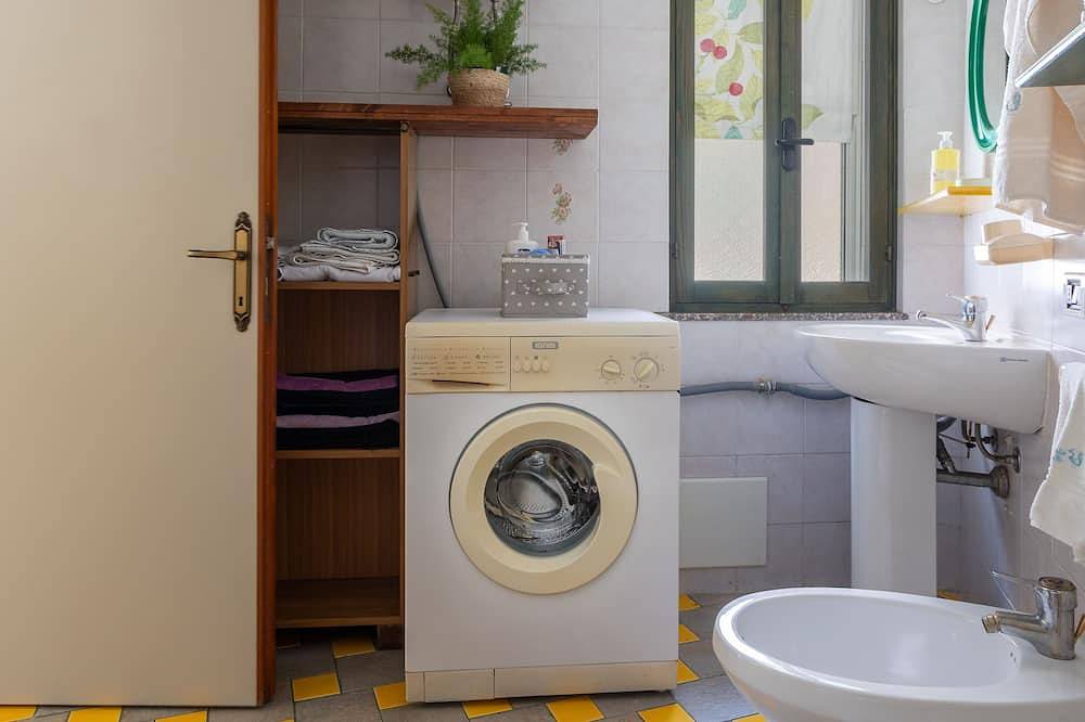 Entire apartment, Lovely studio apartment 200mt from the sea in Torregrande, Oristano