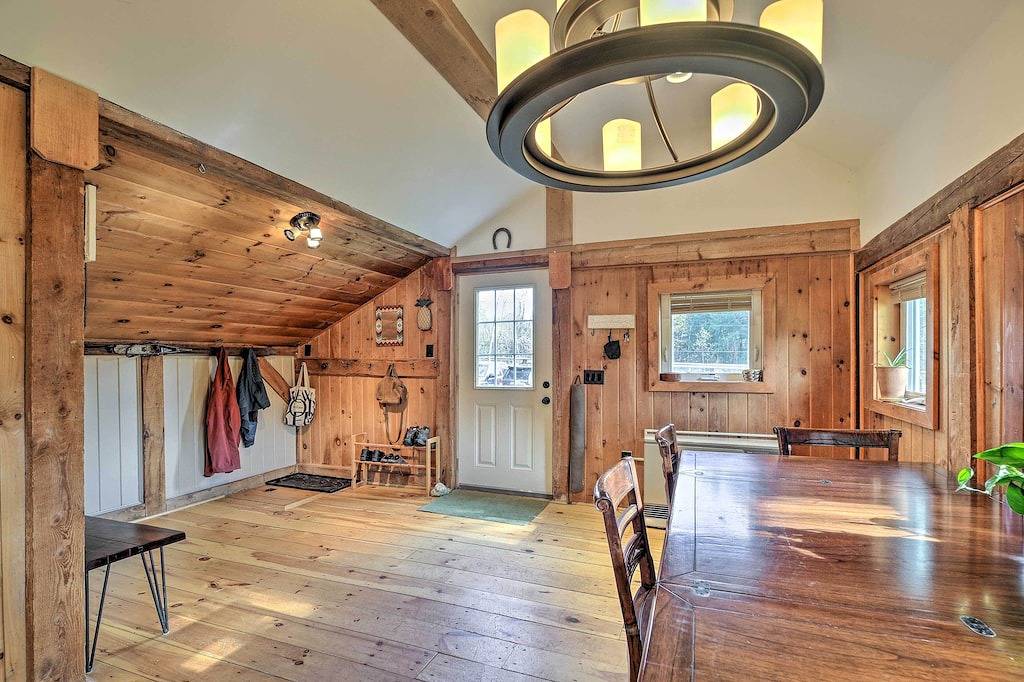 Cambridge Cabin < 2 Mi to Smugglers' Notch! in Smugglers' Notch