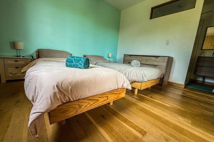 Gîte pour 8 personnes, avec terrasse et jardin, animaux acceptés à Saint-Brisson - 4