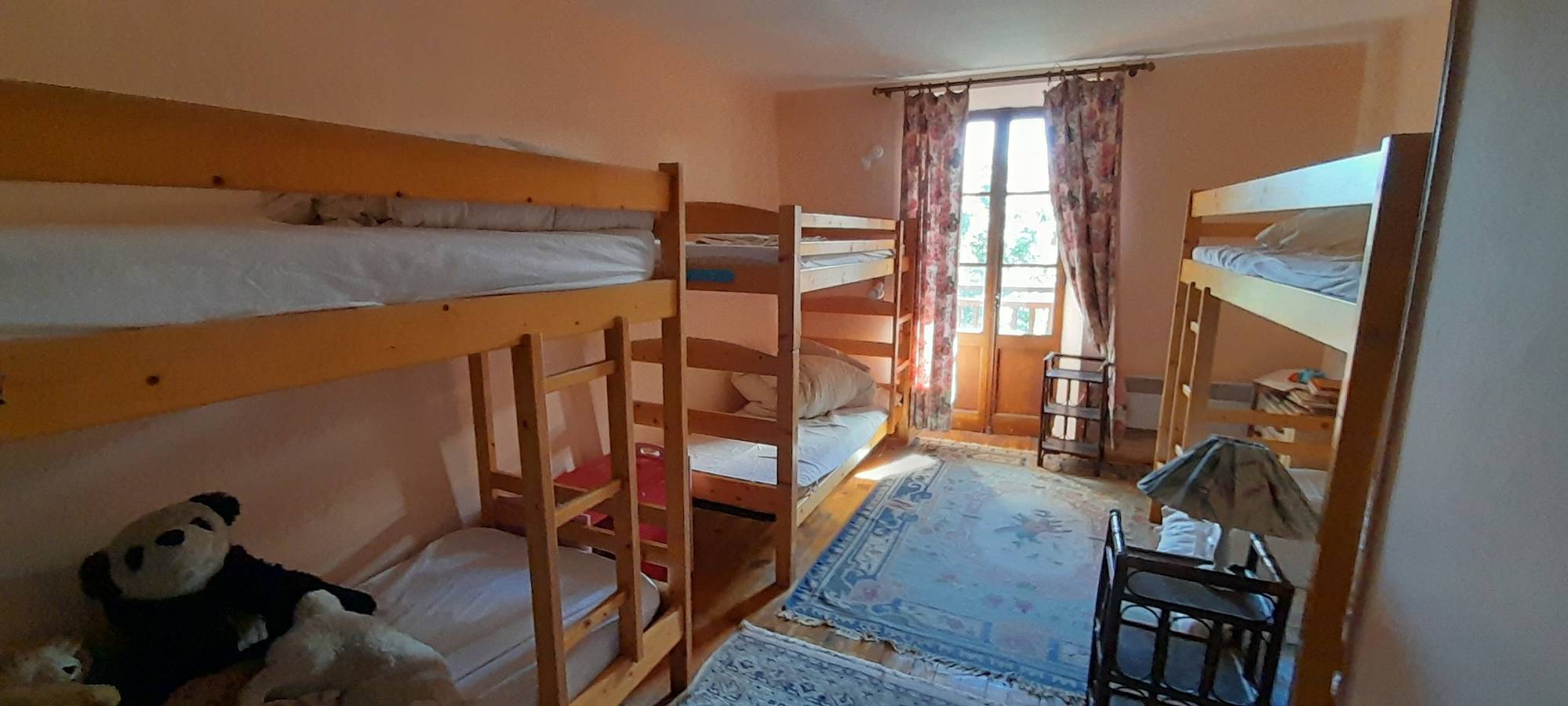 Ganze Wohnung, Geräumiges Apartment in Les Chapelles mit Bergblick in Les Chapelles, Albertville und Umgebung