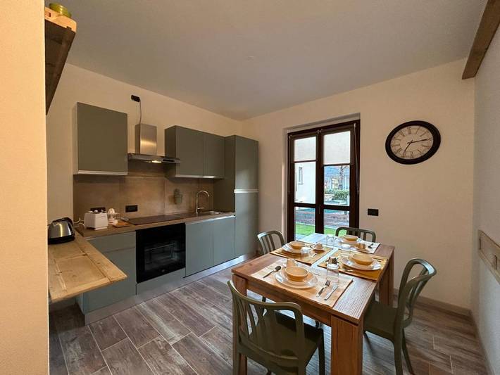 Location de vacances pour 2 personnes, avec jardin et vue à Dubino - 2