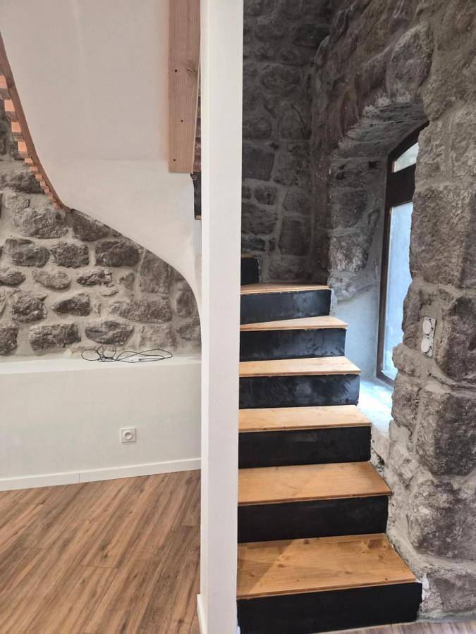 Location de vacances pour 6 personnes, avec Balcon et Terrasse à Burzet - 4