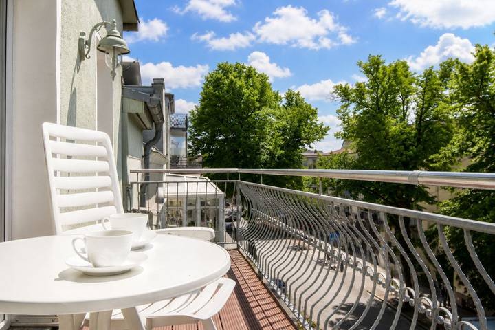 Apartamento entero, Moderne 63m² Ferienwohnung mit Balkon & WLAN – ideal für 4 Personen! in Warnemünde Strand, Warnemünde