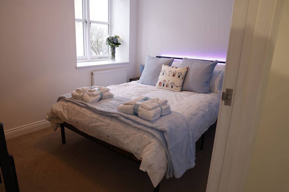 Converted Coastal Coach House in Weston-Super-Mare, North Somerset