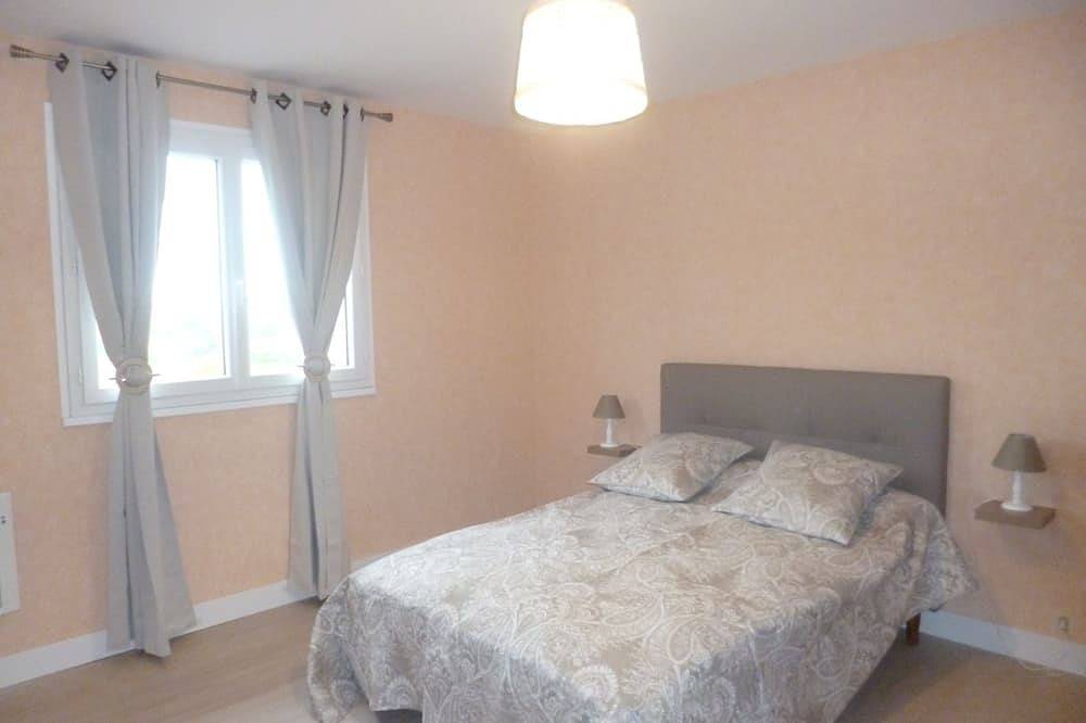 Appartement entier, Appartement Dans Maison in Lacapelle-Viescamp, Région d'Aurillac