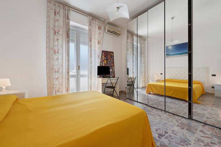 Entire apartment, Family Comfort Sole Apartment with Balcony, Wi-Fi and Air Conditioning in Sant'Alenixedda, Cagliari