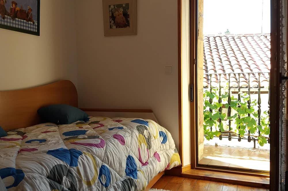 La Casa De Las Ruedas in Bárcena de Pie de Concha, Cordillera Cantábrica