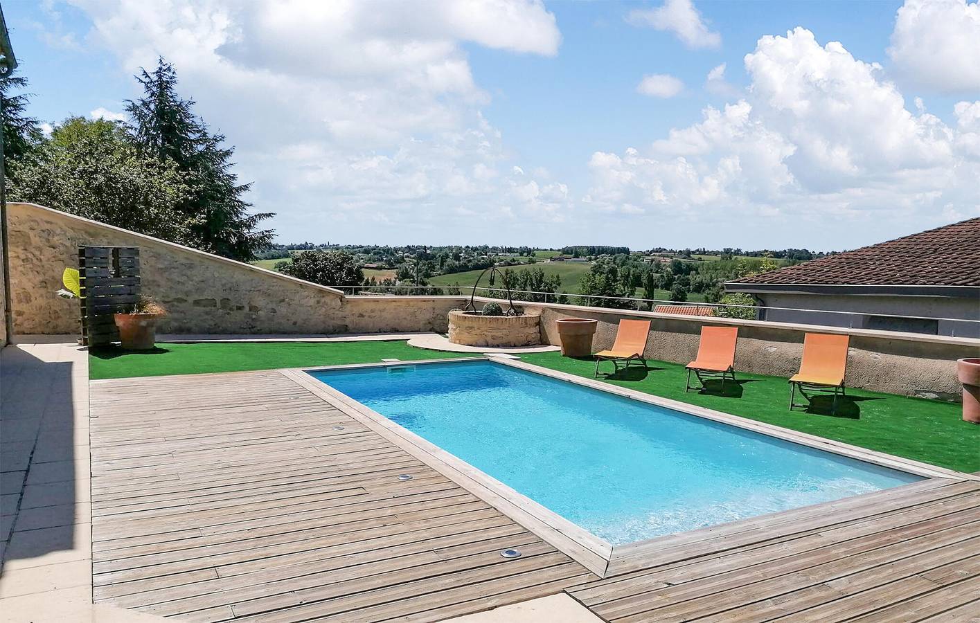 Appartement relaxant avec piscine et jardin à Lagupie in Castelnau-sur-Gupie, Région de Marmande