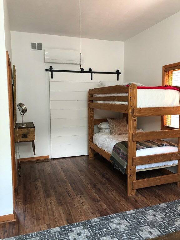 4 Season Lakefront Ferienhaus in Masthope, Pike County