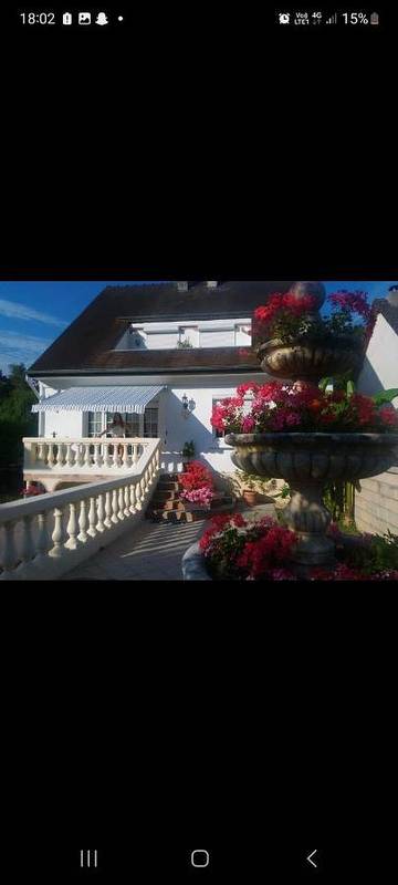 Gîte pour 5 personnes, avec vue et balcon à Neuilly-sous-Clermont