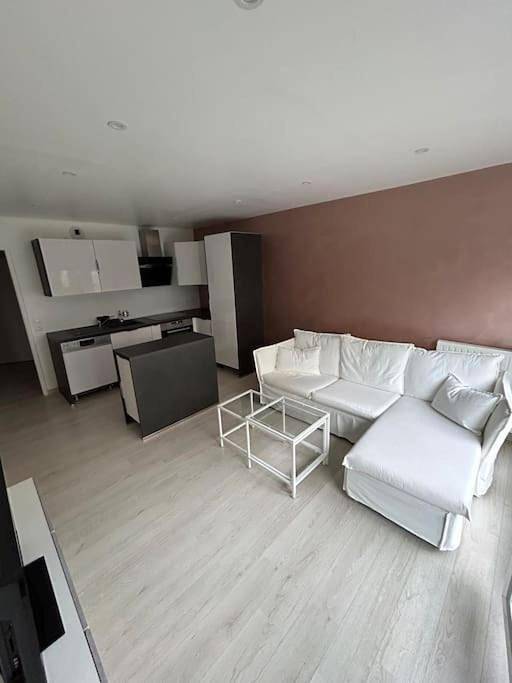 Gîte pour 2 personnes, avec Jacuzzi ainsi que Terrasse et Jardin à Fleury-Mérogis