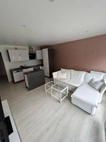 Gîte pour 2 personnes, avec terrasse ainsi que jacuzzi et jardin à Fleury-Mérogis