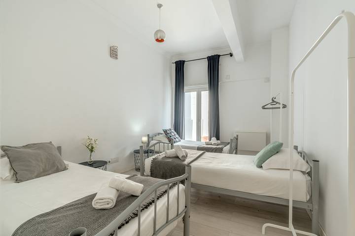 Holiday letting for 3 people, with terrace in Lisbon