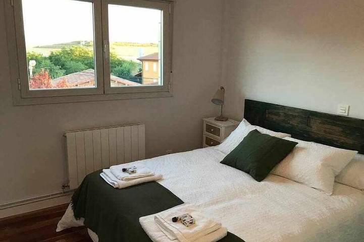 Ein Haus mit Garten und schöner Aussicht in La Rioja in Herramélluri, La Rioja Provinz