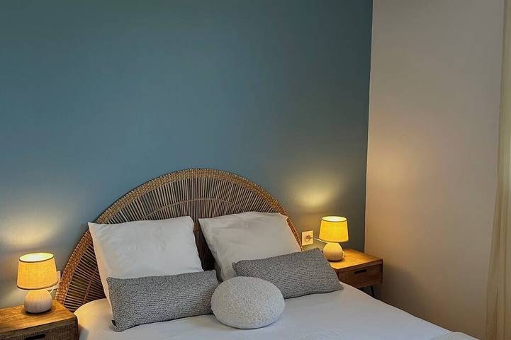 Sleeps 11, close to the sea in Tréogat, Quimper und Umgebung