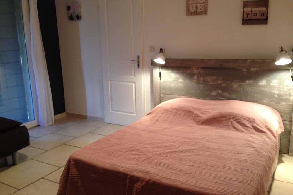 Luberon Beautiful air-conditioned provencal house with private pool in the countryside in Cavaillon, Parc naturel régional du Luberon