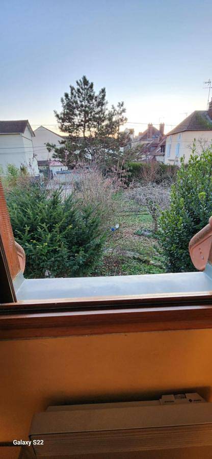 Double Room with Private Bathroom in Troyes, Aube
