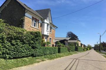 Gîte pour 8 personnes, avec jardin ainsi que sauna et terrasse à Marchin