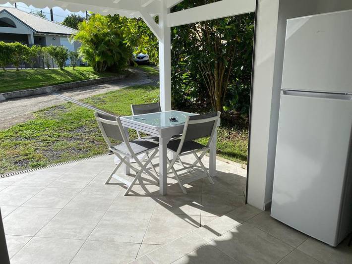 Location de vacances pour 2 personnes, avec terrasse et piscine dans Basse-Terre (homonymie) - 3