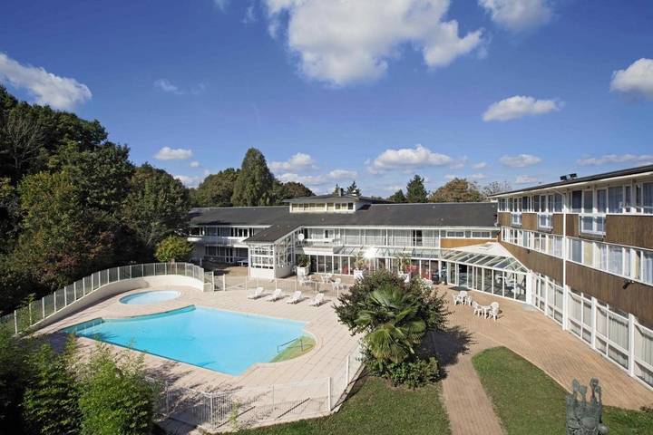 Hôtel pour 2 personnes, avec jardin ainsi que piscine et terrasse à Dourdan - 2