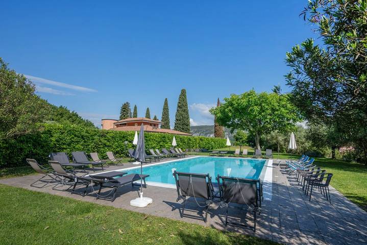 Apartamento de férias para 4 pessoas, com vista para o lago e jardim e ainda piscina - 1