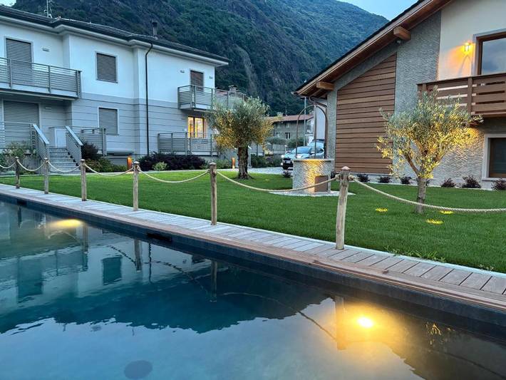 Villa per 9 persone, con Balcone e Idromassaggio nonché Terrazza e Giardino a Dervio