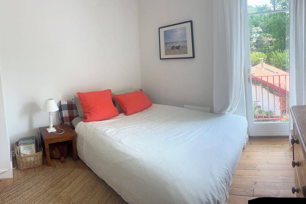 Charming renovated house at the foot of hiking trails, 10 Mn from sea and golf courses in Ascain, Bayonne region