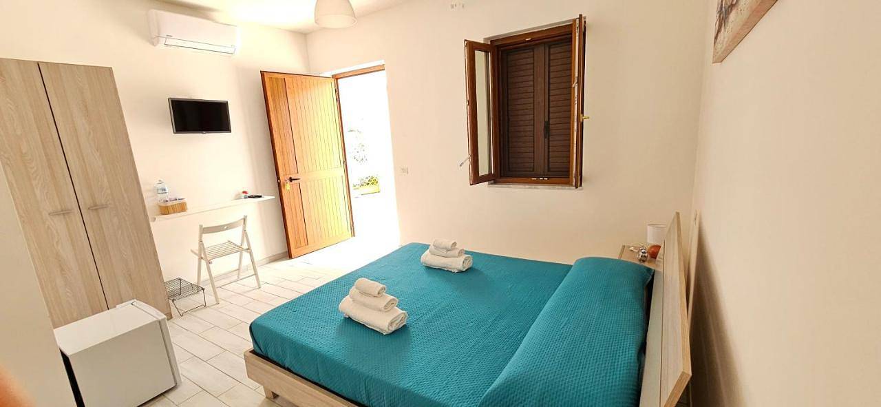 Double Room with Private Bathroom in Spiaggia Pozzillo San Marco (Castellabate), Castellabate