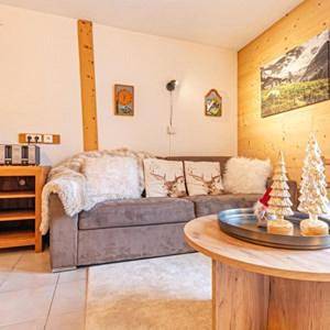 Gîte pour 6 personnes, avec terrasse et vue, animaux acceptés dans Office De Tourisme De Val Cenis Lanslevillard - 4