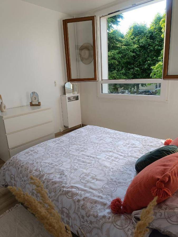 Appartement de vacances entier, Double Room with Garden View in Chevilly-Larue, Val-de-Marne