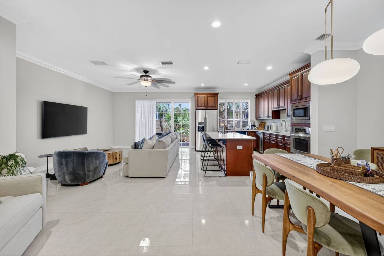 Luxury Townhouse – Steps from The Beach in Pompano Beach, Broward County