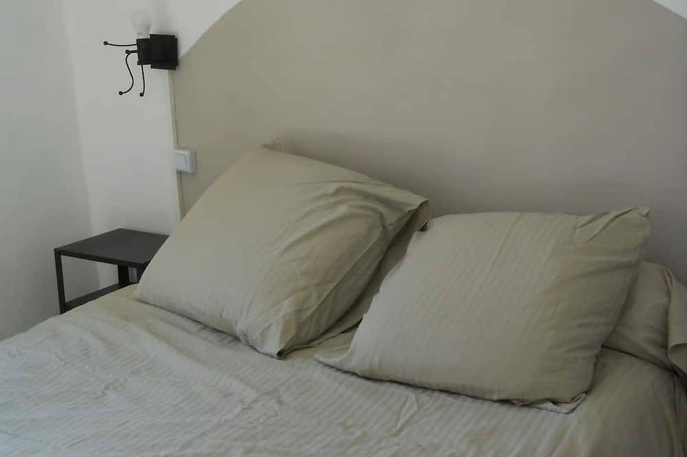 Entire apartment, Un Appartement Tout en Voutes et en Charme a Deux pas de la Riviere in Saint-Laurent-le-Minier, Le Vigan region