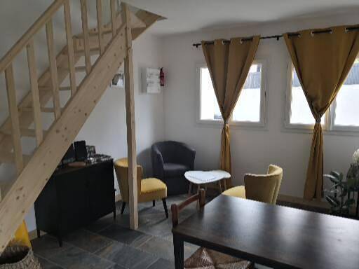 Location de vacances pour 4 personnes, avec jardin ainsi que piscine et vue à Mosnes - 2