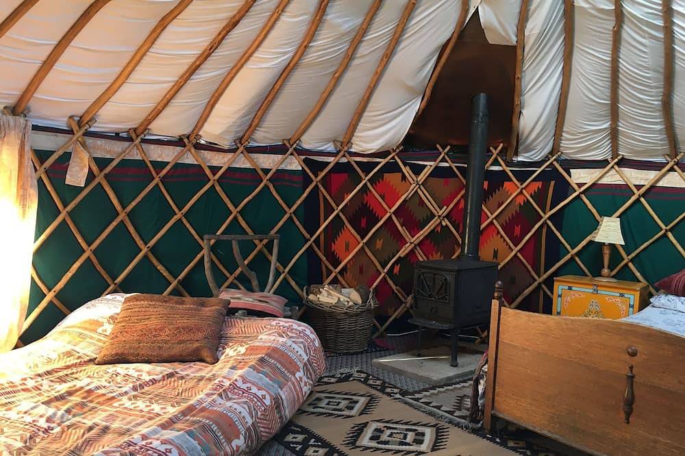 Eco Glamping immersed in nature, ideal for family holidays andromantic getaways! in Inch, County Cork