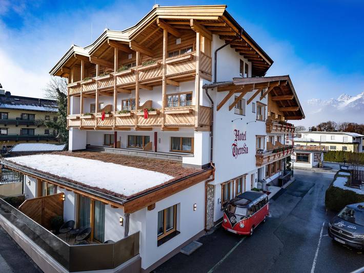 Hotel für 2 Personen, mit Balkon und Garten, kinderfreundlich in Sankt Johann in Tirol