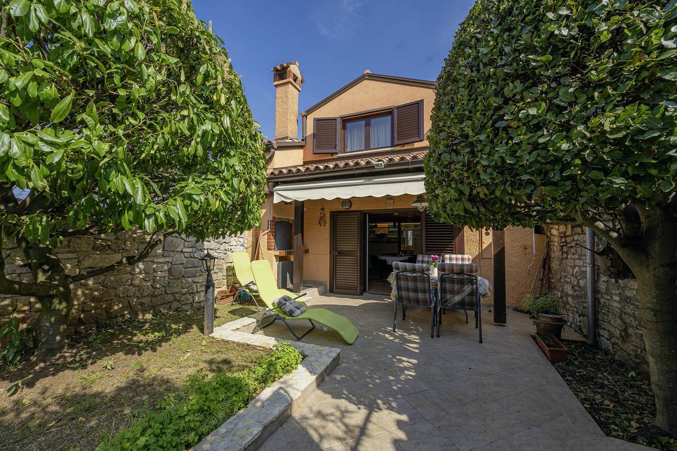 Ferienhaus Vesna * eingezäunter Garten, Terrasse mit Grill, Wlan in Rovinjsko Selo, Rovinj und Umgebung