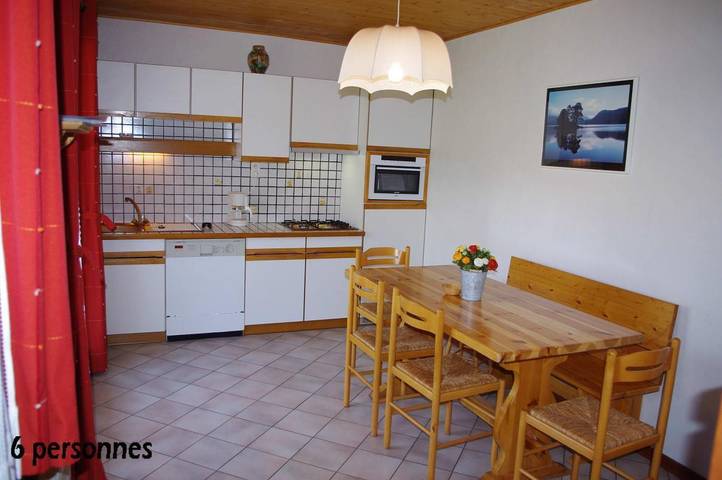 Gîte pour 5 personnes, avec balcon ainsi que jardin et piscine à Albiez-Montrond - 3