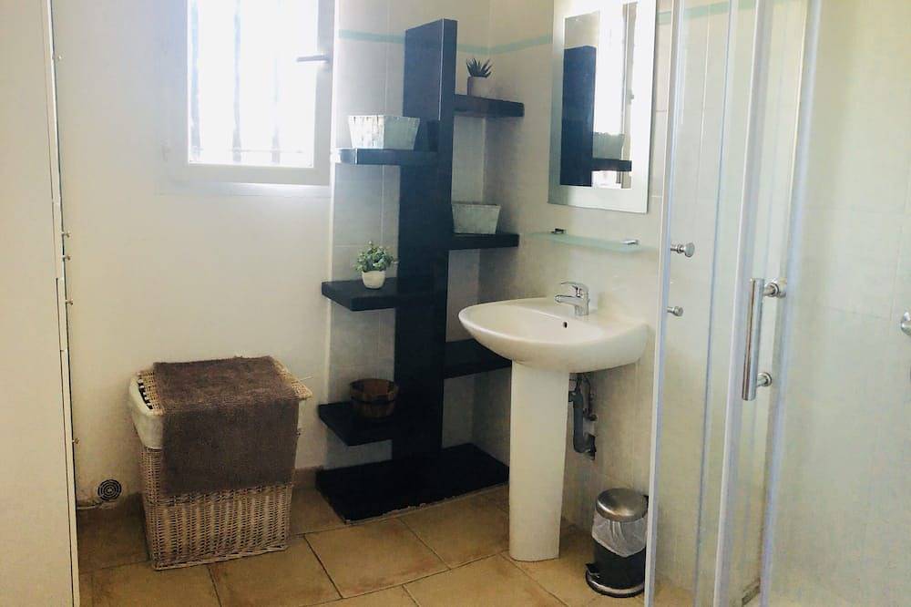 Haus in der Camargue, Garten, Parkplatz, 2 Minuten vom Strand entfernt, Haustiere willkommen in Saintes-Maries-de-la-Mer, Arles und Umgebung