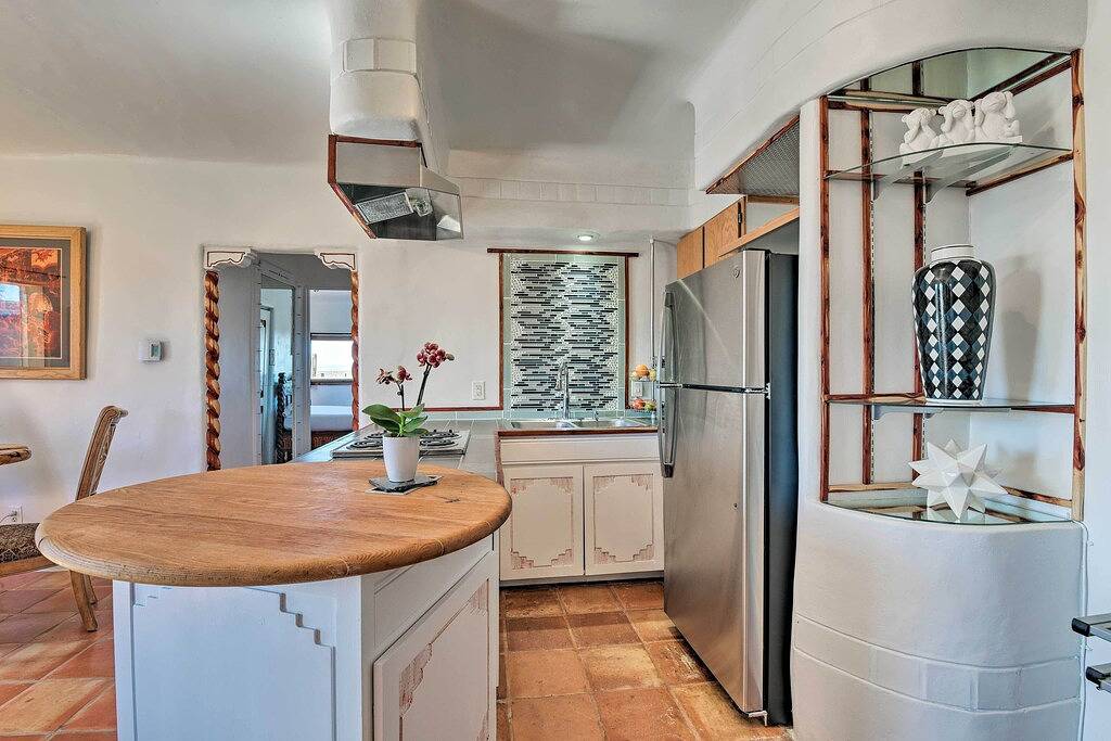 Ganze Wohnung, Neu! Adobe Escape mit Ansichten - In der Nähe des Taos Ski Valley! in Taos County