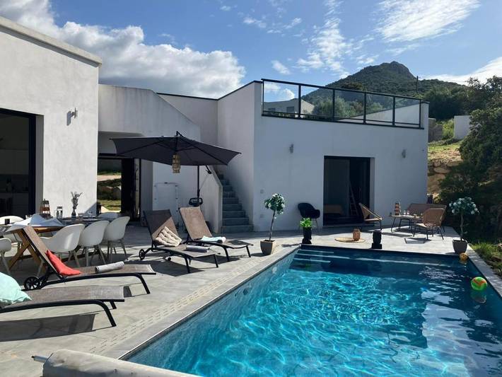 Location de vacances pour 13 personnes, avec terrasse et vue ainsi que piscine et jardin, animaux acceptés à Palasca - 2