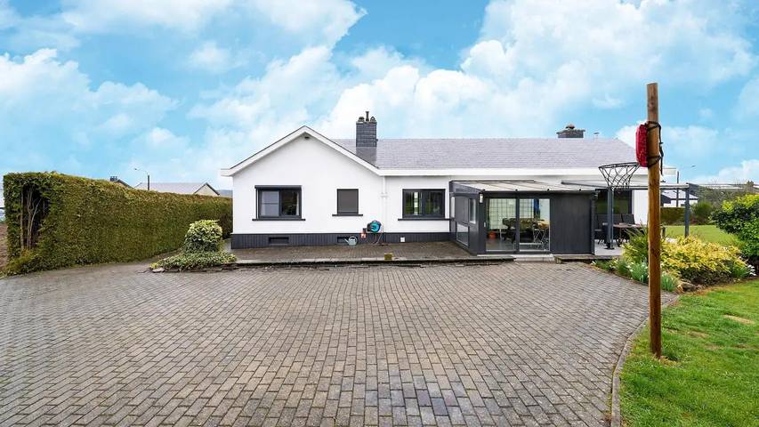 Ferienhaus für 9 Personen, mit Garten